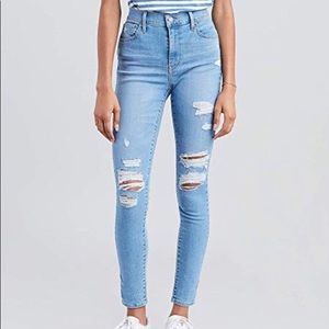 Levi’s 720 High Rise Jeans